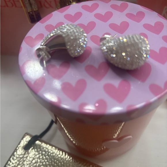 Hillberg and Berk dream puff white earrings - Picture 9 of 15